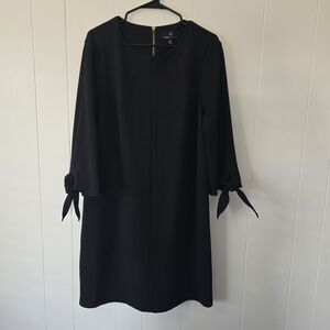 Pre-Owned Woman's Ronni Nicole Black Shift Dress Size 16